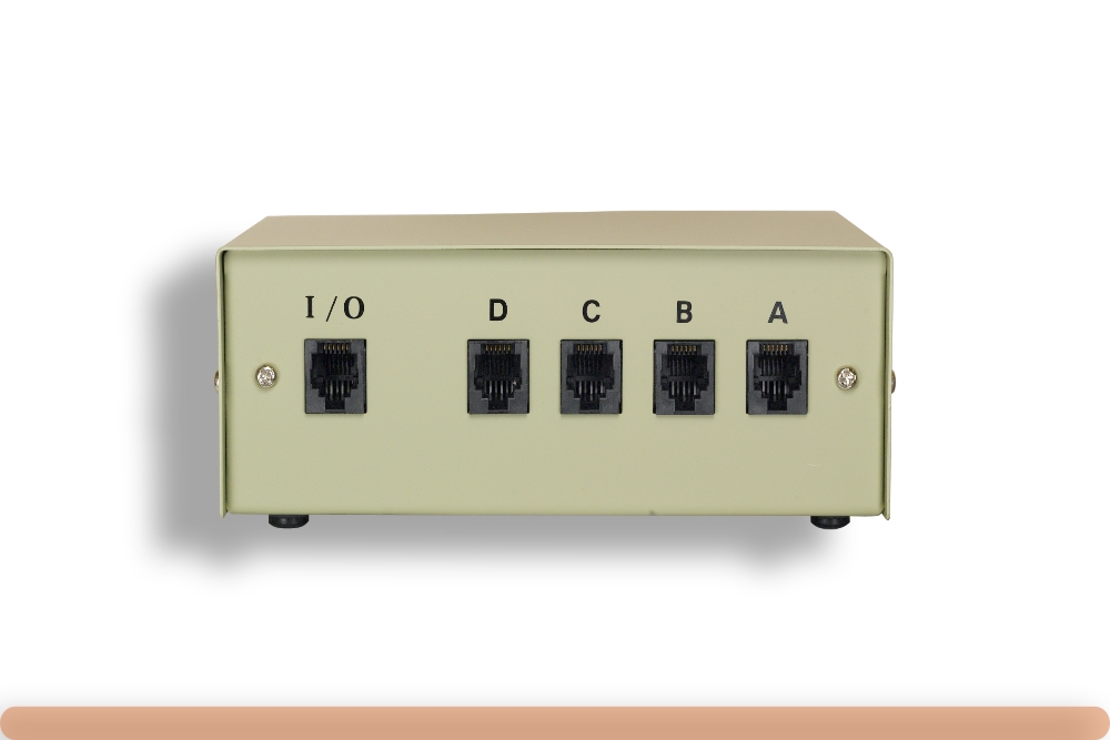 40r1-01604.jpg 4-Way RJ11 Manual Data Switch - Image 1